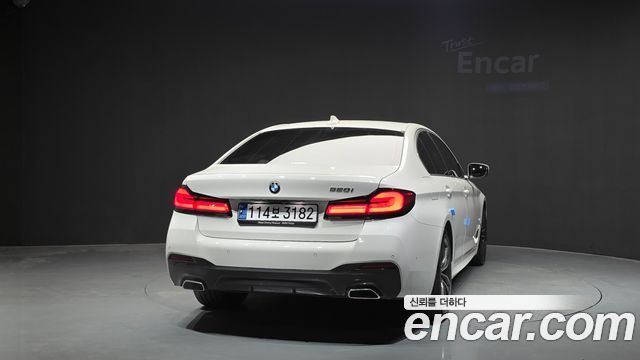 BMW 5-Series 2022 — photo 4