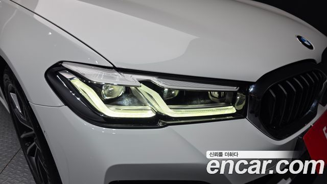 BMW 5-Series 2022 — photo 8