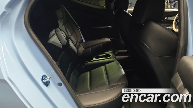 Hyundai Veloster 2019 — photo 11