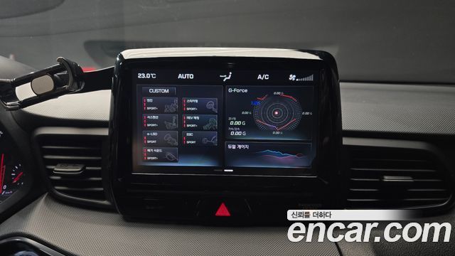 Hyundai Veloster 2019 — photo 16