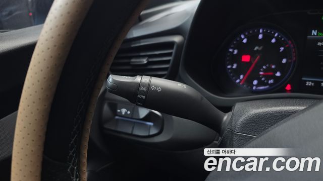 Hyundai Veloster 2019 — photo 17