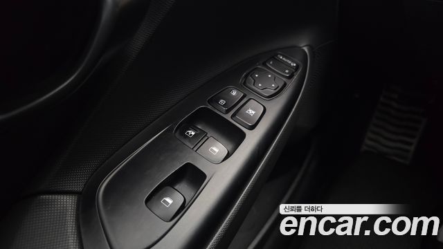 Hyundai Veloster 2019 — photo 18