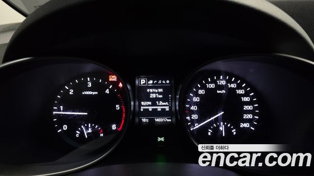 Hyundai Santafe 2016 — photo 11