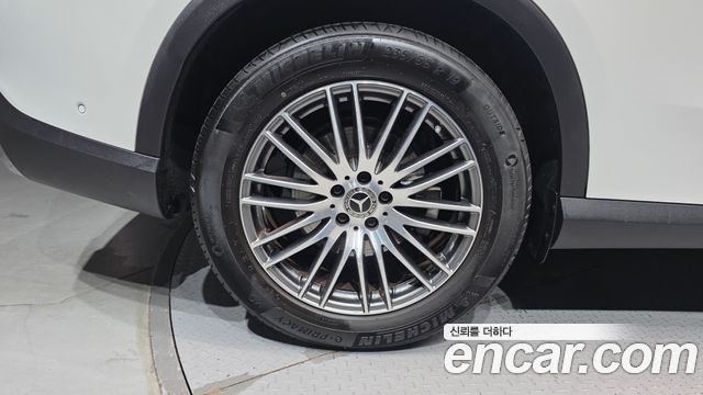 Mercedes-Benz GLC-Class 2026 — photo 5