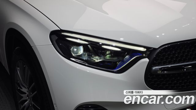Mercedes-Benz GLC-Class 2026 — photo 8