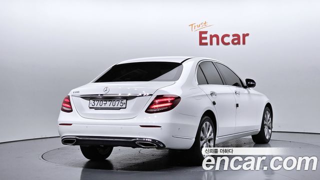Mercedes-Benz E-Class 2019 — photo 2