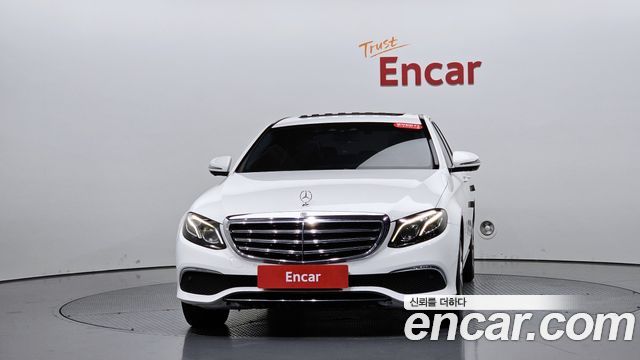Mercedes-Benz E-Class 2019 — photo 3