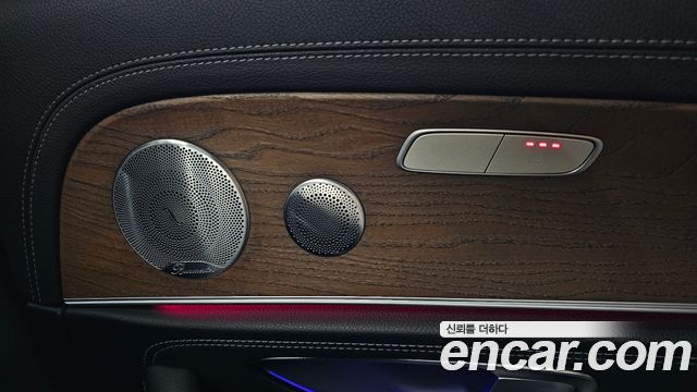 Mercedes-Benz E-Class 2019 — photo 23