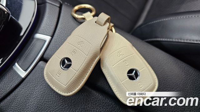 Mercedes-Benz E-Class 2019 — photo 31