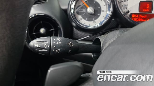 Mini Cooper Convertible 2014 — photo 12