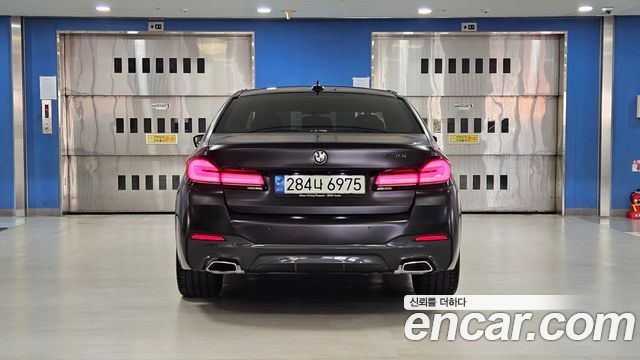 BMW 5-Series 2023 — photo 4
