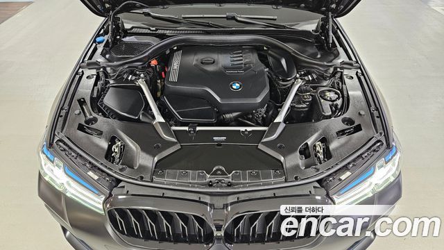 BMW 5-Series 2023 — photo 6