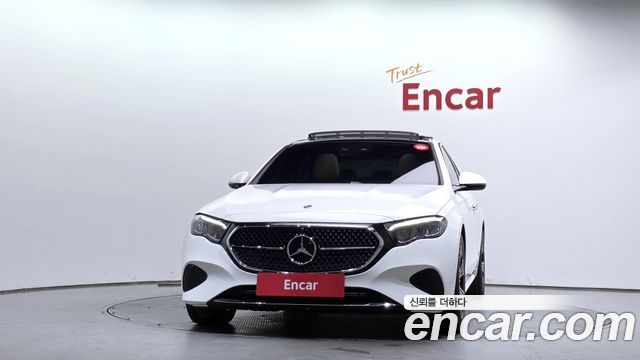 Mercedes-Benz E-Class 2025 — photo 3
