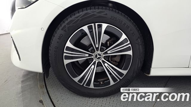 Mercedes-Benz E-Class 2025 — photo 5