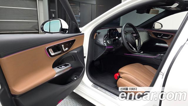 Mercedes-Benz E-Class 2025 — photo 13