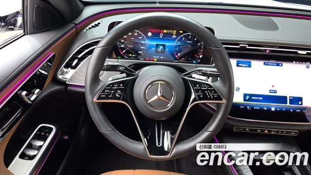 Mercedes-Benz E-Class 2025 — photo 19