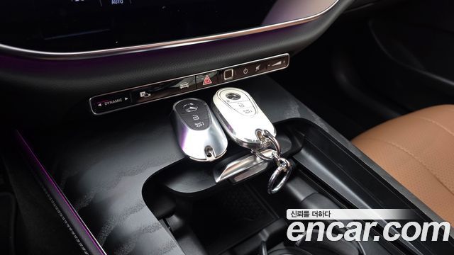 Mercedes-Benz E-Class 2025 — photo 25