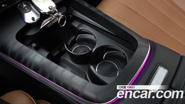 Mercedes-Benz E-Class 2025 — photo 26