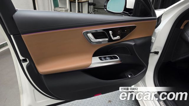 Mercedes-Benz E-Class 2025 — photo 14