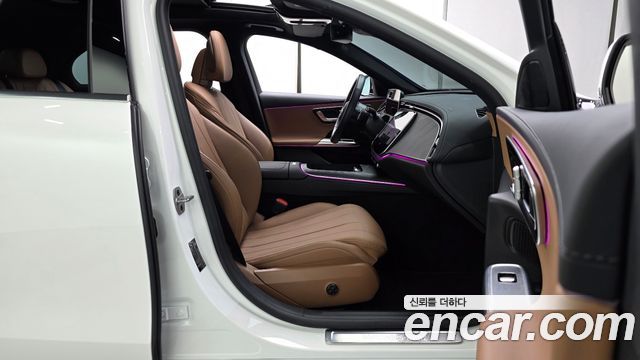 Mercedes-Benz E-Class 2025 — photo 16