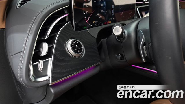 Mercedes-Benz E-Class 2025 — photo 29