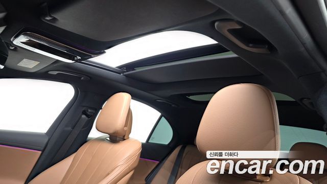 Mercedes-Benz E-Class 2025 — photo 34