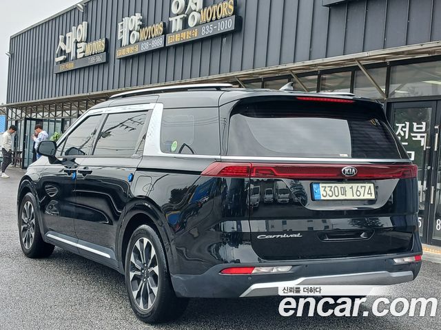 Kia Canival 2021 — photo 19