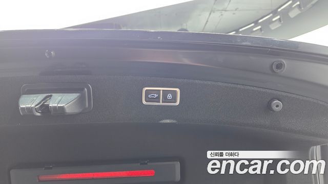 Genesis G80 2022 — photo 23