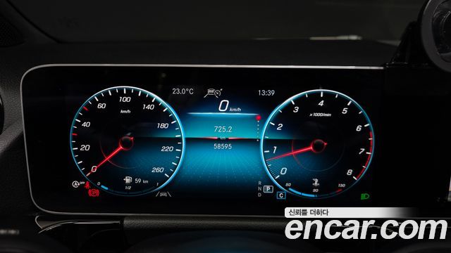 Mercedes-Benz GLA-Class 2020 — photo 11