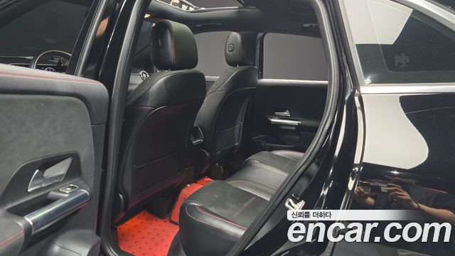 Mercedes-Benz GLA-Class 2020 — photo 17