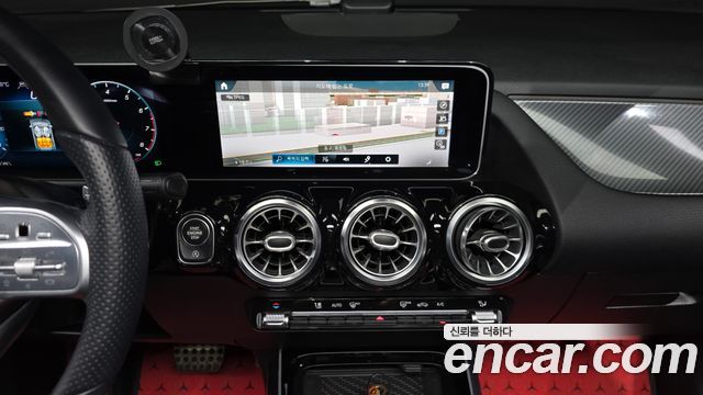 Mercedes-Benz GLA-Class 2020 — photo 19
