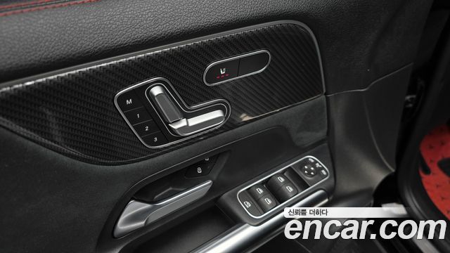 Mercedes-Benz GLA-Class 2020 — photo 21