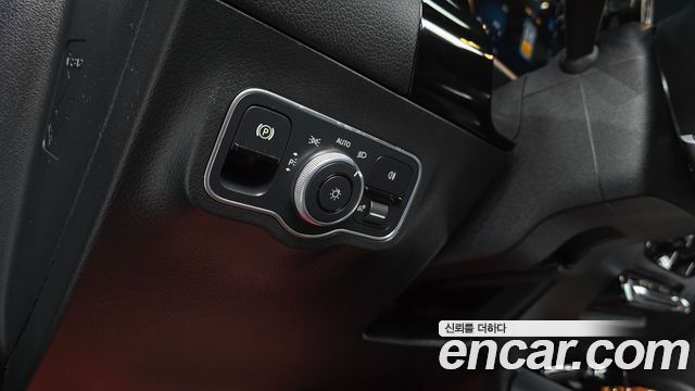 Mercedes-Benz GLA-Class 2020 — photo 23