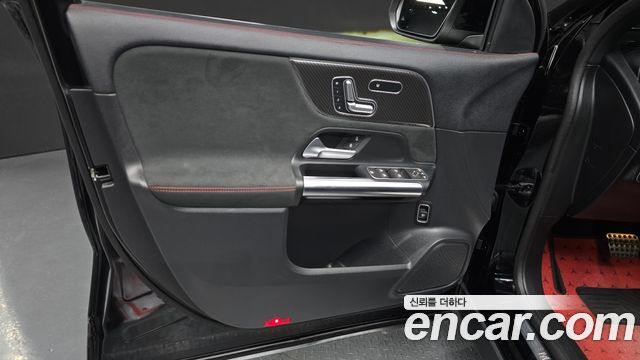 Mercedes-Benz GLA-Class 2020 — photo 14