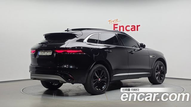 Jaguar F-PACE 2022 — photo 2