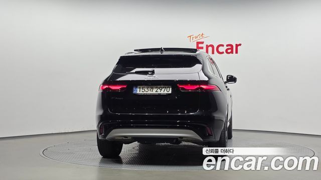 Jaguar F-PACE 2022 — photo 4