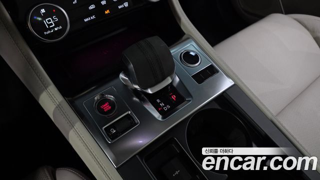 Jaguar F-PACE 2022 — photo 9