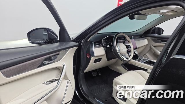 Jaguar F-PACE 2022 — photo 10