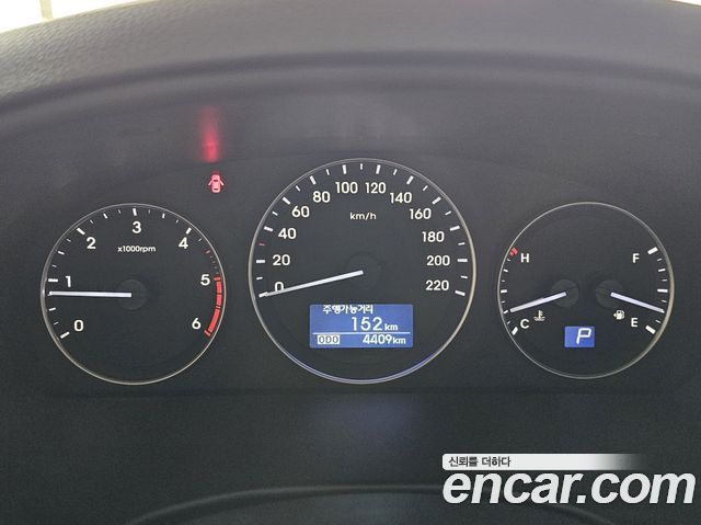 Hyundai Starex 2019 — photo 16