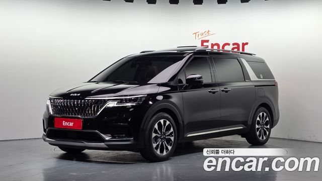 Kia Canival 2023 — photo 1