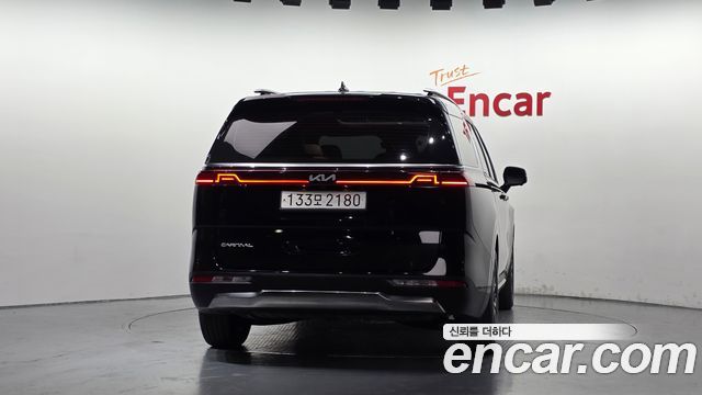 Kia Canival 2023 — photo 4