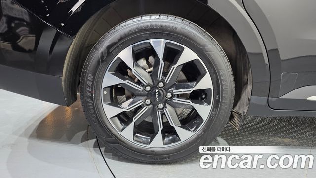 Kia Canival 2023 — photo 5