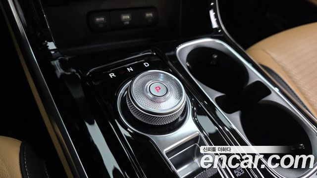 Kia Canival 2023 — photo 9