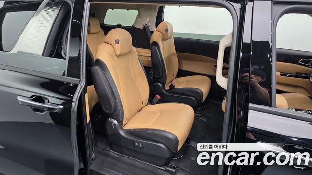 Kia Canival 2023 — photo 11
