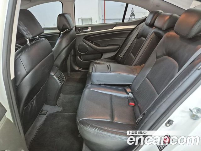 Kia K7 2016 — photo 11