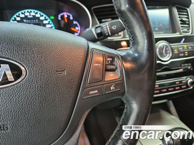 Kia K7 2016 — photo 15