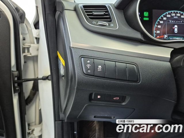 Kia K7 2016 — photo 17