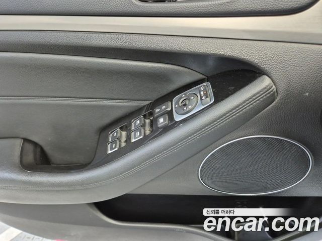 Kia K7 2016 — photo 18