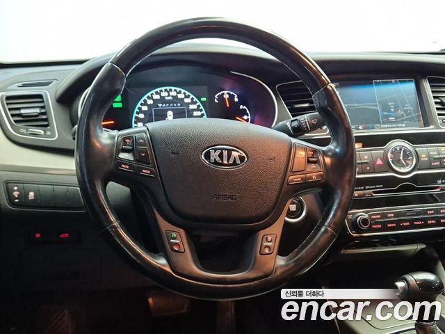 Kia K7 2016 — photo 19