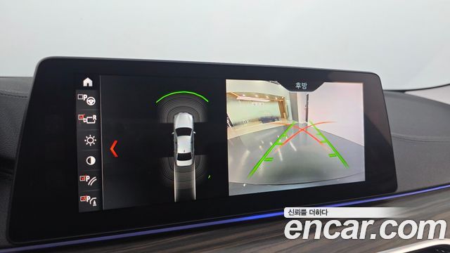 BMW 5-Series 2018 — photo 20